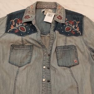 Detailed, embroidered, western style shirt